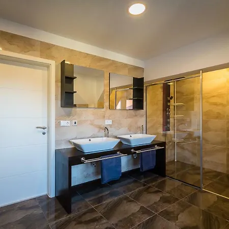 דירה Buri Island *